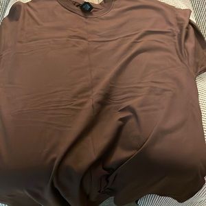 Brown short sleeve tee shirt